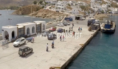 Ακυβερνησία και εγκατάλειψη Ι/Φ σκάφους στη Σέριφο