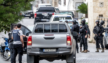 Βορίζια: «Τρέχουν» δύο έρευνες για το μακελειό στο χωριό - Με πλοίο μεταφέρθηκαν σε φυλακές εκτός Κρήτης οι δύο τραυματίες