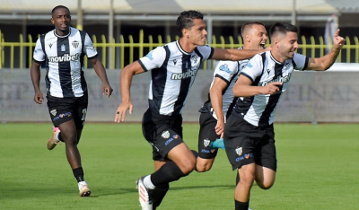 Καλαμάτα - Ελλάς Σύρου 2-0: Παμλίδης και Τσέλιος καθάρισαν για την «μαύρη θύελλα» (βίντεο)