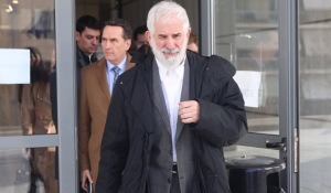 Πέτρος Φιλιππίδης: Ποινή φυλάκισης τριών ετών με αναστολή - Έφυγε ελεύθερος από το δικαστήριο