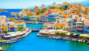 Δημοσιογράφος της Die Welt περιγράφει αποθεωτικά τις διακοπές στην Κρήτη και παραδέχεται: «Μόνο να τα ονειρευόμαστε μπορούμε όλα αυτά»