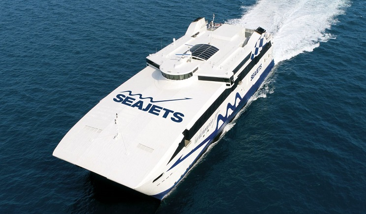 H SEAJETS διέθεσε χωρίς αμοιβή δύο επιπλέον πλοία της για να μεταφέρουν ισχυρές πυροσβεστικές δυνάμεις καθώς εντείνεται η προσπάθεια κατάσβεσης της πυρκαγιάς στη Χίο