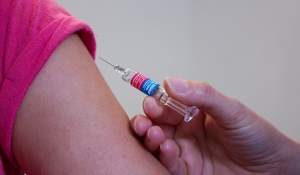 Μονοδοσικό εμβόλιο Johnson &amp; Johnson: Σε αναμονή για αξιολόγηση από τον Ευρωπαϊκό  CDC ως προς τον χρόνο χορήγησης της πρόσθετης δόσης