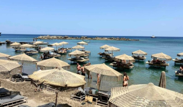 Κομισιόν: “Καμπανάκι” για τις άδειες χρήσης παραλιών