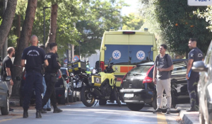 Έγκλημα στην Αγία Παρασκευή: Γάζωσαν άνδρα μέρα μεσημέρι -Τον πυροβόλησαν 5 φορές