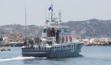 Διακομιδή αλλοδαπού από το λιμάνι της Νάξου στην Πάρο