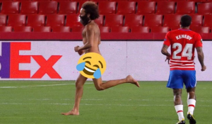 Απίστευτο περιστατικό στο Europa League: Εισβολή γυμνού άνδρα στο Γρανάδα – Μάντσεστερ Γιουνάιτεντ