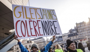 Γαλλία: Πάνω από 400 τραυματίες μετρούν τα «Κίτρινα Γιλέκα»