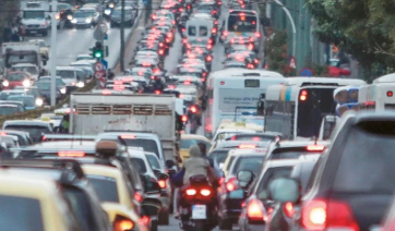 Η λογική πίσω από τον νέο ΚΟΚ: 1000 ευρώ και αφαίρεση άδειας για 6 μήνες στη δεύτερη παράβαση με κινητό