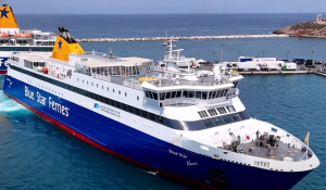 Blue Star Naxos - Ρεμέτζο ακριβείας πλάι στο Blue Star Delos στη Νάξο! Arrival at the port of Naxos