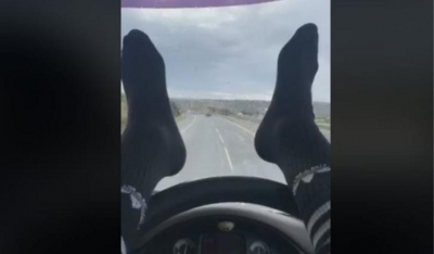 Κύπρος: Σάλος με βίντεο που δείχνει άνδρα να οδηγεί με... τα πόδια!