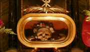 Στη Ρώμη η κάρα του Αγίου Βαλεντίνου -Σε γυάλινη λειψανοθήκη με λουλούδια