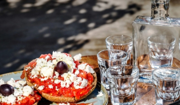 Taste Atlas: Ο ντάκος στην κορυφή της λίστας με τις 100 καλύτερες σαλάτες στον κόσμο - Άλλα επτά ελληνικά πιάτα στον κατάλογο