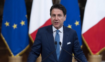 Ο Τζουζέπε Κόντε αναζητά τη στήριξη 5 γερουσιαστών για να συνεχίσει να κυβερνά στην Ιταλία