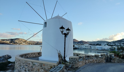 Η Πάρος εδραιώνει τη θέση της στην αμερικανική τουριστική αγορά μετά από τις συνεχείς βραβεύσεις από έγκριτα μέσα ενημέρωσης