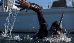 Επική προσπάθεια: Γάλλος κολυμβητής επιχειρεί να διασχίσει τον Ειρηνικό -Θα του πάρει 6 μήνες