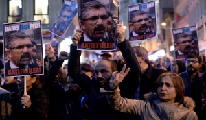Σοκ στην Τουρκία: Αγρια δολοφονία Κούρδου δικηγόρου μπροστά στις κάμερες