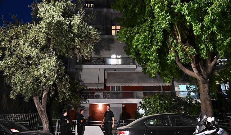 Νέος Κόσμος: Εντοπίστηκαν δύο πτώματα σε προχωρημένη αποσύνθεση (βίντεο)