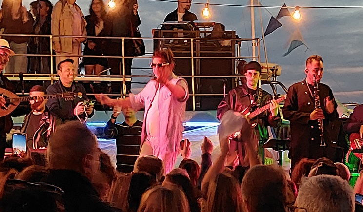 Πάρος, Νάουσα: To καλύτερο και μεγαλύτερο Πασχαλινό ξεφάντωμα στο λιμανάκι ever!