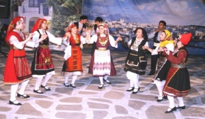 Εδώ στα λιανοχορταρούδια:  χοροί και έθιμα της Θράκης, την Κυριακή στη Νάουσα