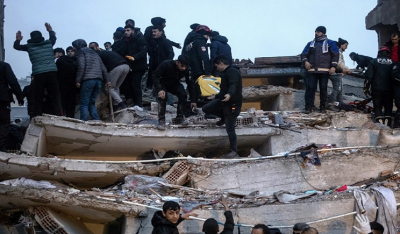Σεισμός στην Τουρκία: Στους 1.500 οι νεκροί από τα 7,8 Ρίχτερ - Κατέρρευσαν 2.800 κτήρια