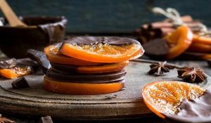 Μυρωδάτες φέτες πορτοκαλιού «παντρεμένες» με σοκολάτα: Ο απολαυστικότερος γλυκός πειρασμός του χειμώνα!