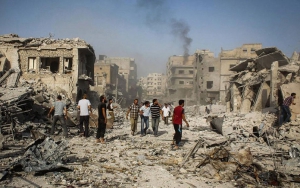 Συριακό μαχητικό συνετρίβη σε αγορά της Αρίχα