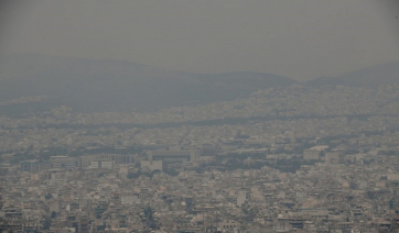 Φωτιά στο Σχίνο: Πνίγηκε η Αττική – Οδηγίες για τα μέτρα προστασίας