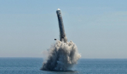 Βόρεια Κορέα: Πιθανόν από υποβρύχιο η εκτόξευση των βαλλιστικών πυραύλων