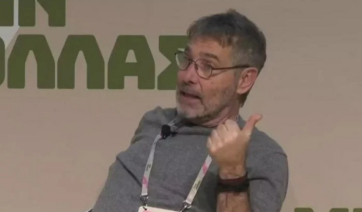 Εξομολόγηση Αθερίδη για τον αλκοολισμό: Ήπια 26 καραφάκια τσικουδιά, έπεσα με το κεφάλι στο τραπέζι