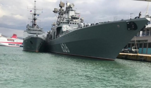 Έδεσε στον Πειραιά το τεράστιο ρωσικό πολεμικό πλοίο «Vice Admiral Kulakov»
