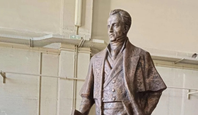 Ο πρώτος ανδριάντας του Ιωάννη Καποδίστρια στην Αττική, ύψους 3 μέτρων στον δήμο Ελληνικού-Αργυρούπολης (βίντεο)