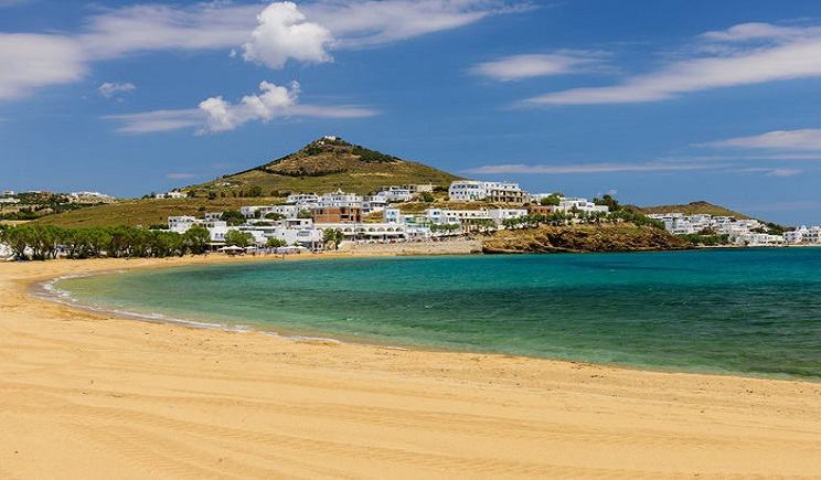 Πάρος: Αυτές είναι οι παραλίες του νησιού που βραβεύτηκαν με «Γαλάζια Σημαία» 2024!