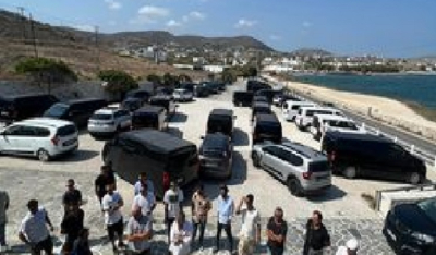 Πάρος: Πορεία διαμαρτυρίας των τουριστικών van ενάντια σε νέα υπουργική εγκύκλιο