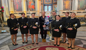 Η Κατερίνα Μονογυιού τίμησε τον Άγιο Νικόλαο στη Σύρο – Σταθερά δίπλα στις Κυκλάδες και στους ανθρώπους της θάλασσας