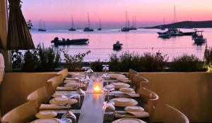 Πάρος: To κορυφαίο Εστιατόριο που «συμπυκνώνει» την Πάρο σε κάθε του έκφανση, κοντά μας και το Σεπτέμβριο! – «Μario by the Sea»!