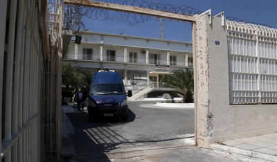 Αποκλειστικό «L&O»: Σύλληψη ιατρού των Φυλακών Κορυδαλλού - Προσπάθησε να περάσει κινητά και χρήματα!