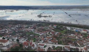 Έβρος: Σε αυξημένο κίνδυνο επιφυλακής - Πάνω από 150.000 στρέμματα κάτω από το νερό (βίντεο)