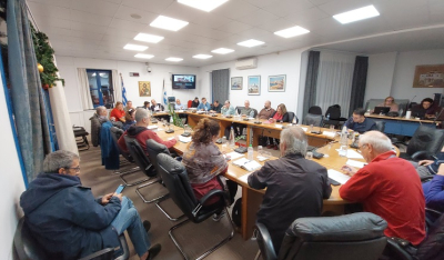 Πάρος: Ένταση στο Δημοτικό Συμβούλιο – Η συζήτηση για τα δημοτικά τέλη άναψε «φωτιές» και για τον προϋπολογισμό του Δήμου (Βίντεο)