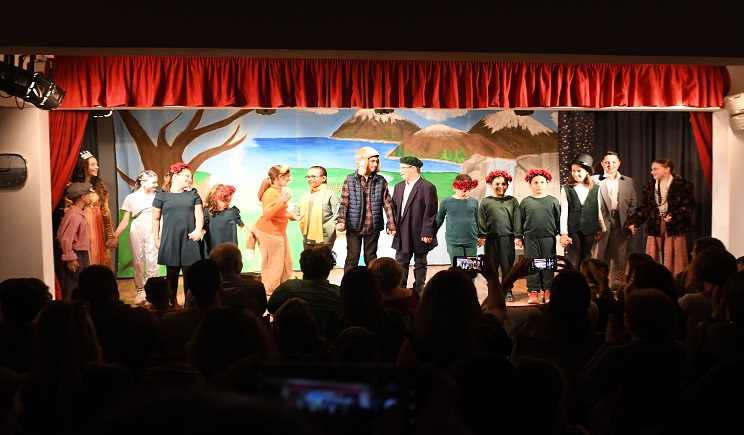 Πάρος: Αγγλόφωνη παιδική θεατρική παράσταση παρουσιάστηκε στη Νάουσα