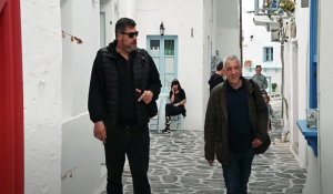 O «Παριανός» πλέον πρώην διεθνής μπασκετμπολίστας Φάνης Χριστοδούλου δίνει την συνέντευξη της ζωής του στην Πάρο! (Βίντεο)