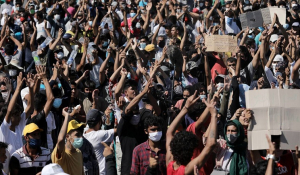 Ένταση στη Μυτιλήνη: Διαμαρτυρία μεταναστών – Ζητούν να φύγουν από το νησί