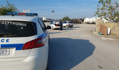 Πάρος: Ευρείας κλίμακας αστυνομική επιχείρηση σε δημοτικό πάρκινγκ – Εκκαθάριση της περιοχής (Βίντεο – Φωτό)