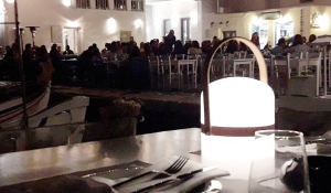 «Καμπανάκι» σε τουρισμό και εστίαση: Αναζητούν πάνω από 80.000 εργαζόμενους - Πολλές οι κενές θέσεις