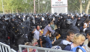 Δεκάδες συλλήψεις και συγκρούσεις στα σύνορα της Ουγγαρίας