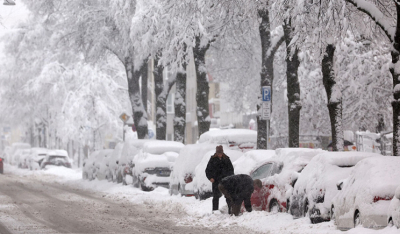 Γερμανία: Σε ύψος ρεκόρ το χιόνι στο Μόναχο – Παρέλυσαν οι συγκοινωνίες και μπλακ άουτ σε περιοχές
