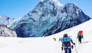 Νεπάλ: Φόβοι για συνωστισμό στη «ζώνη θανάτου» του Έβερεστ - Εκδόθηκε αριθμός ρεκόρ ορειβατικών αδειών