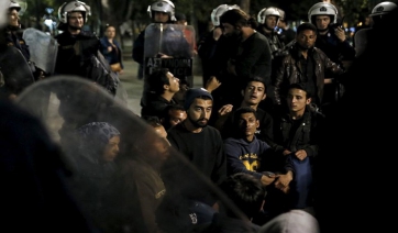 Νέα ένταση στον Πειραιά - Στα χέρια Αφγανοί και Σύροι