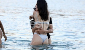 Kendall Jenner: Τα ξέφρενα πάρτι στη Μύκονο και οι καυτές εμφανίσεις στην παραλία