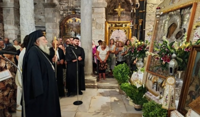 Ιερά Παράκληση στο Ιερό Προσκύνημα Παναγίας Εκατονταπυλιανής Πάρου